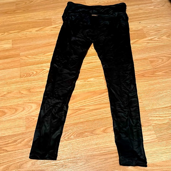 Noli Yoga Black Liquid Leggings size M NWOT - Picture 2 of 6